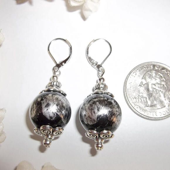 Black and Silver Earring Pair Woman Jewelry 4049 - Picture 2 of 6